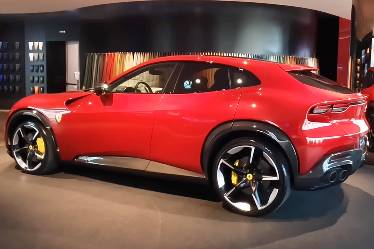 8_페라리 푸로산게_유튜브 채널 'Harrys Garage'.jpg