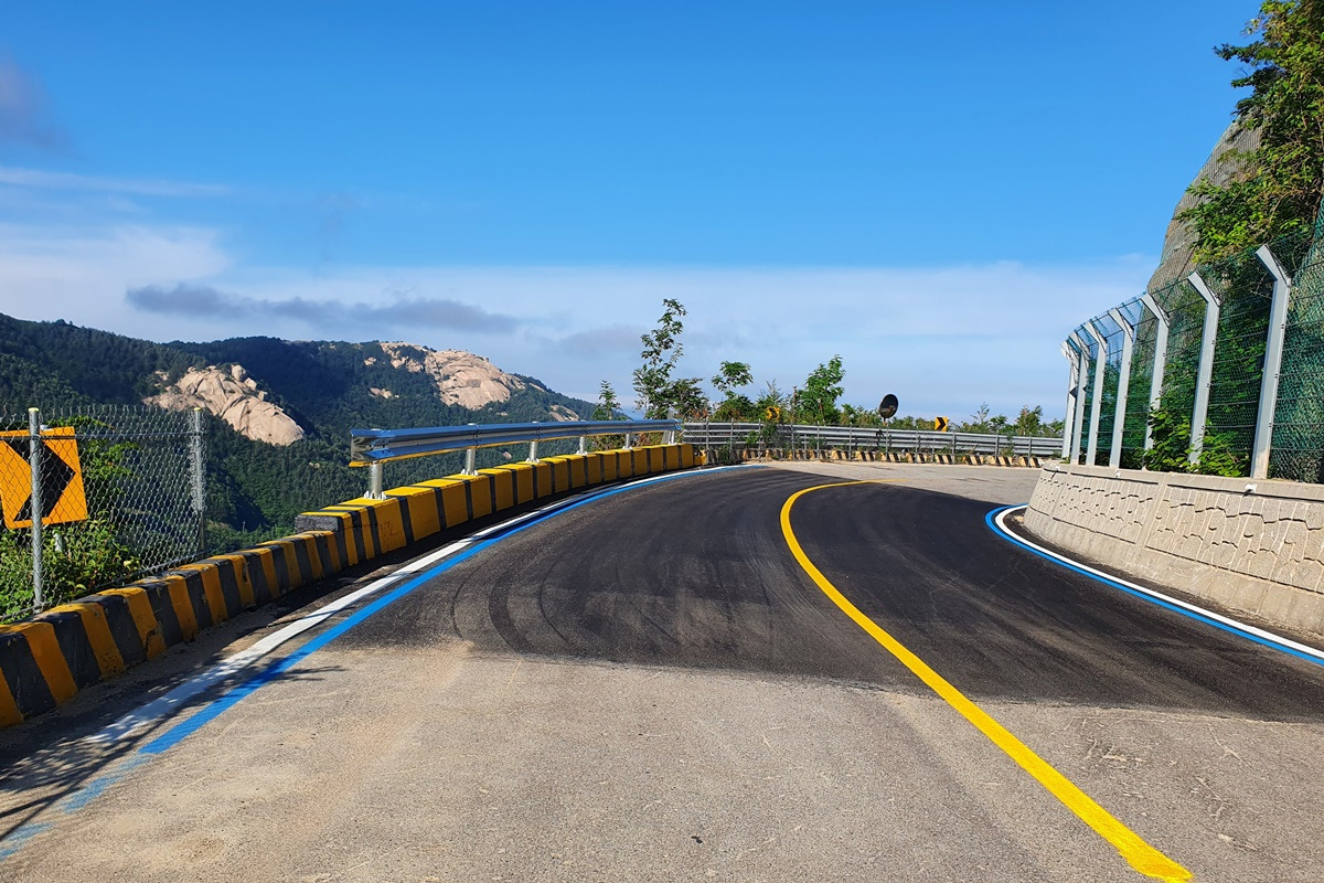 급격한 코너.jpg