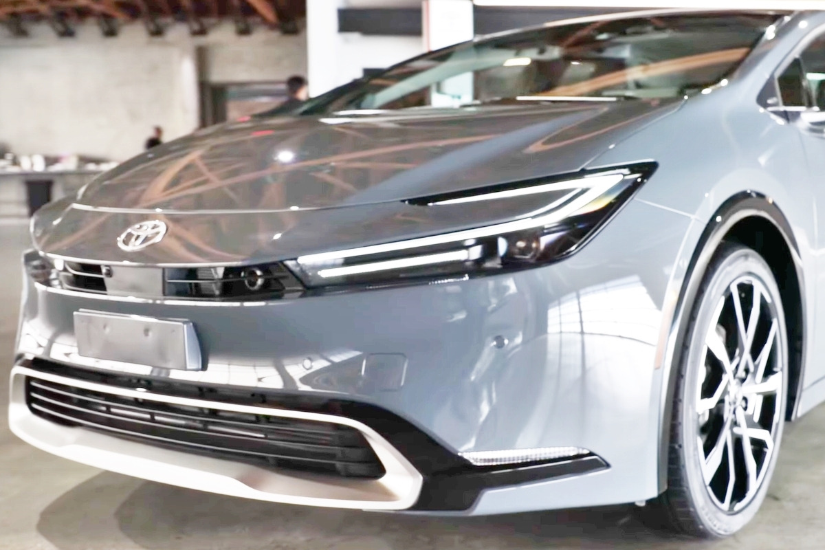 0_토요타 프리우스 풀체인지_Kelley Blue Book.jpg