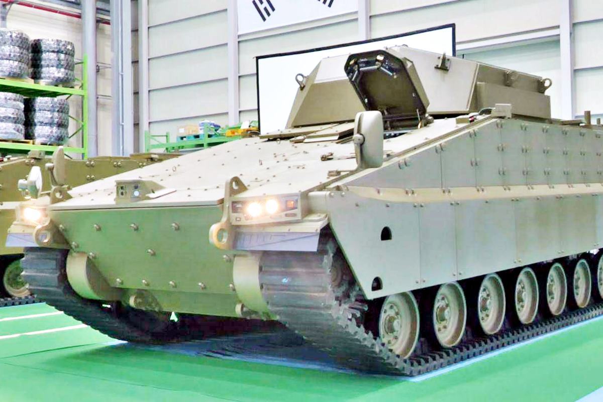 한화 레드백 Defence24.jpg