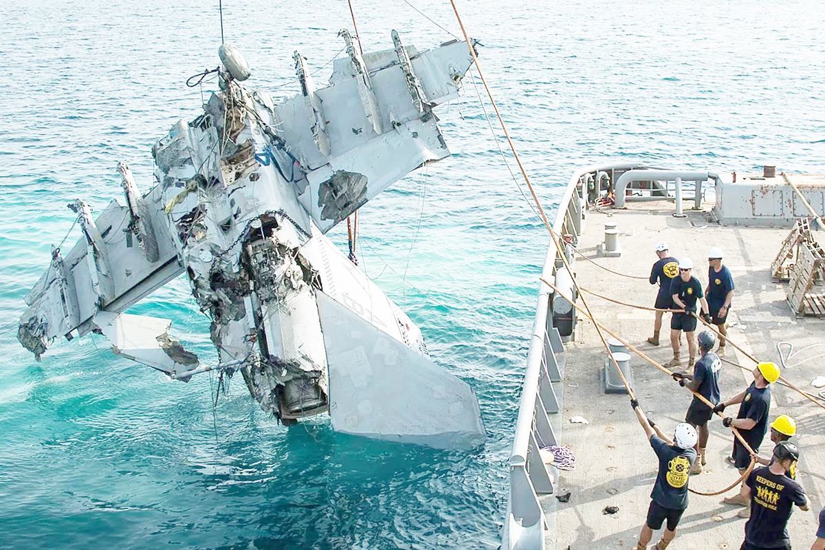 사진 출처 = 'Navy Lookout'.jpg