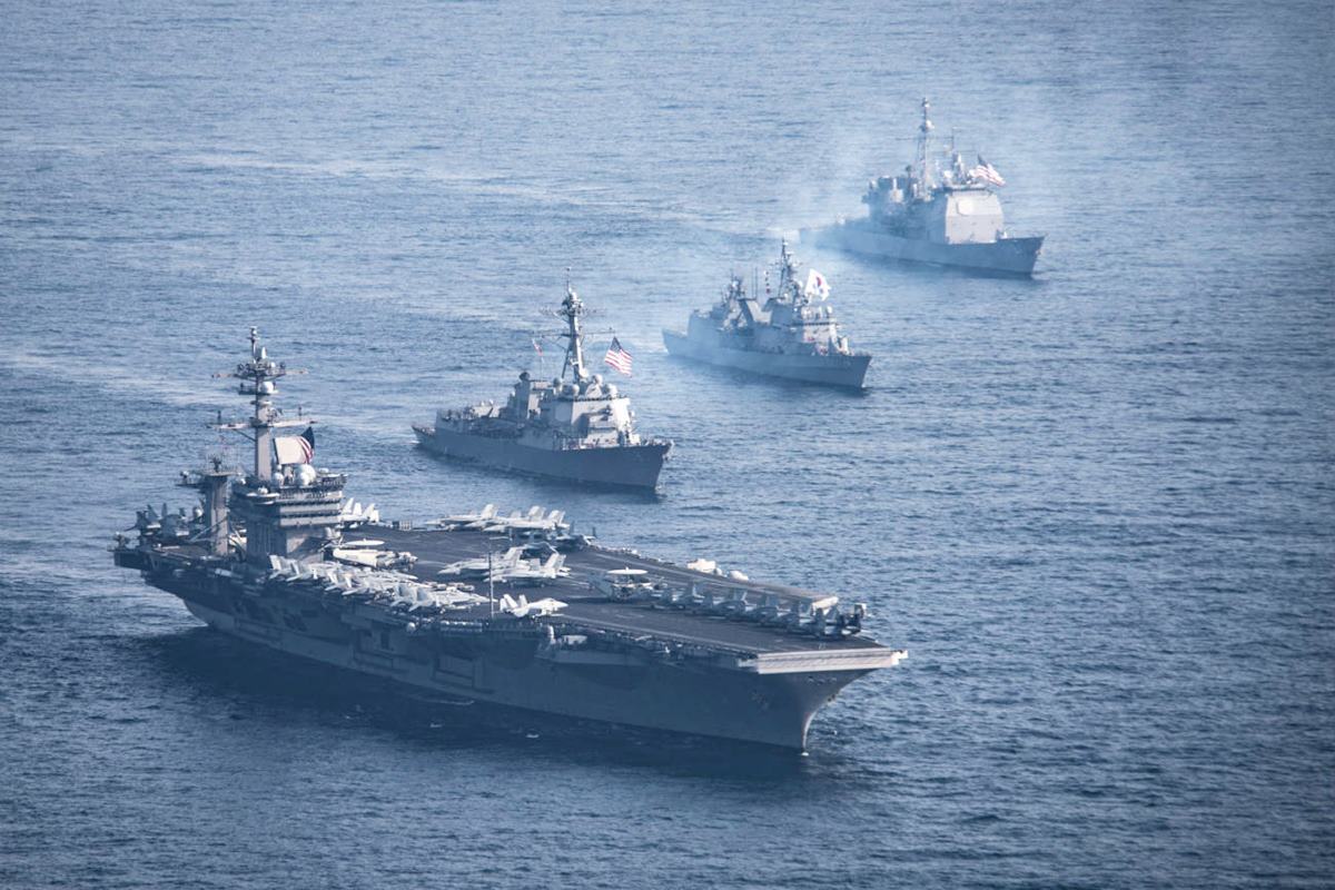 미국의 항공모함 전단 사진 출처 = 'Military Machine'.jpg