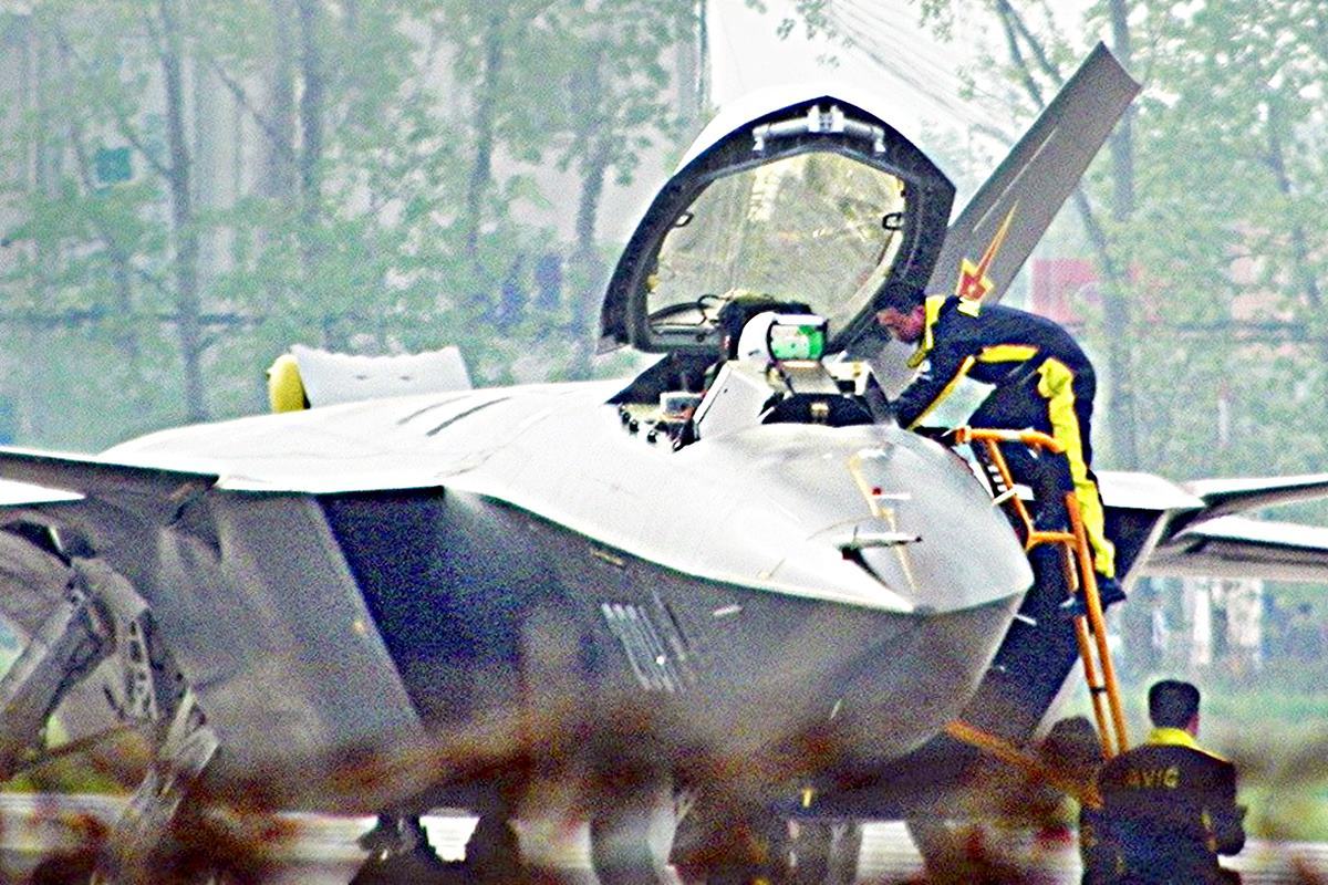 썸네일 Fighter Jets World.jpg