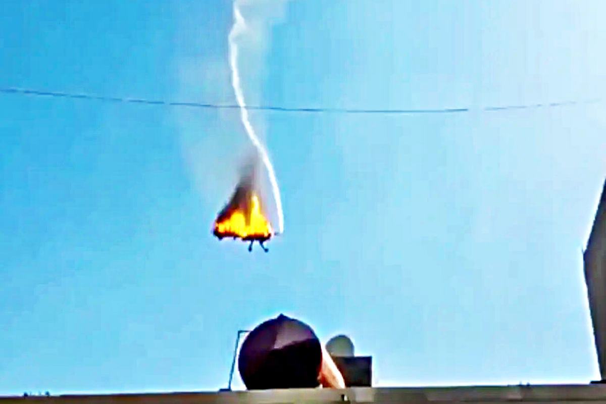 예맨에서 추락하는 MQ-9 리퍼 Business Insider.jpg