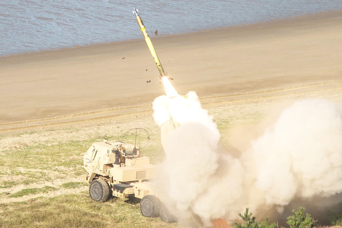 하이마스 미사일을 사용하는 우크라이나 군.jpg