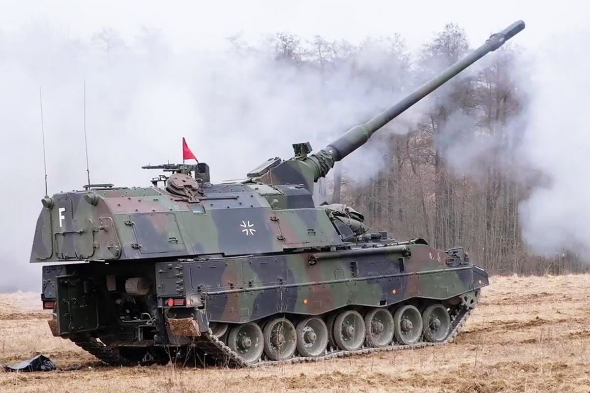 라인메탈 PzH2000 유튜브 Military Archive.jpg