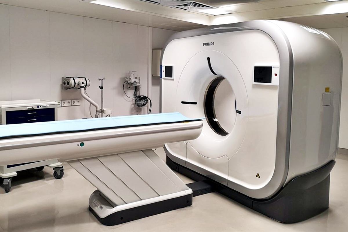 병원선 안의 CT 촬영기기 Philips Foundation.jpg