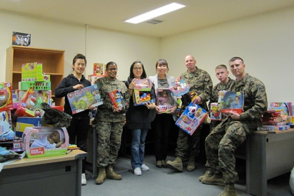 캠프 무적 소속 해병대원들은 지역 주민 대상 봉사활동 해왔음.jpg