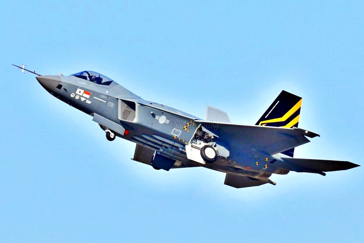 KF-21 2호기 방위산업전략포럼.jpg