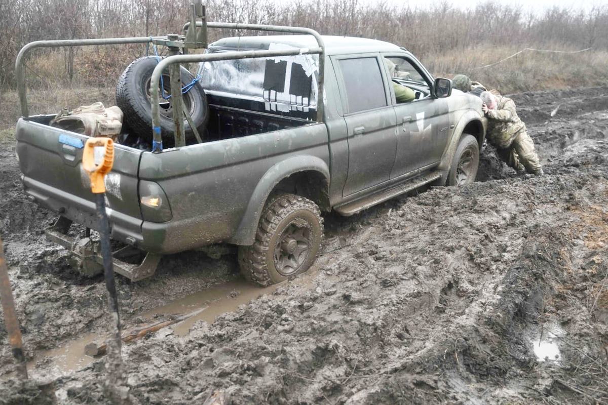 라스푸티차로 인해 빠져나오지 못하는 차.jpg