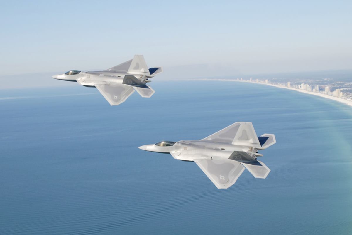 유럽에 배치된 F-22 사진 출처 = 'AF.mil'.jpg