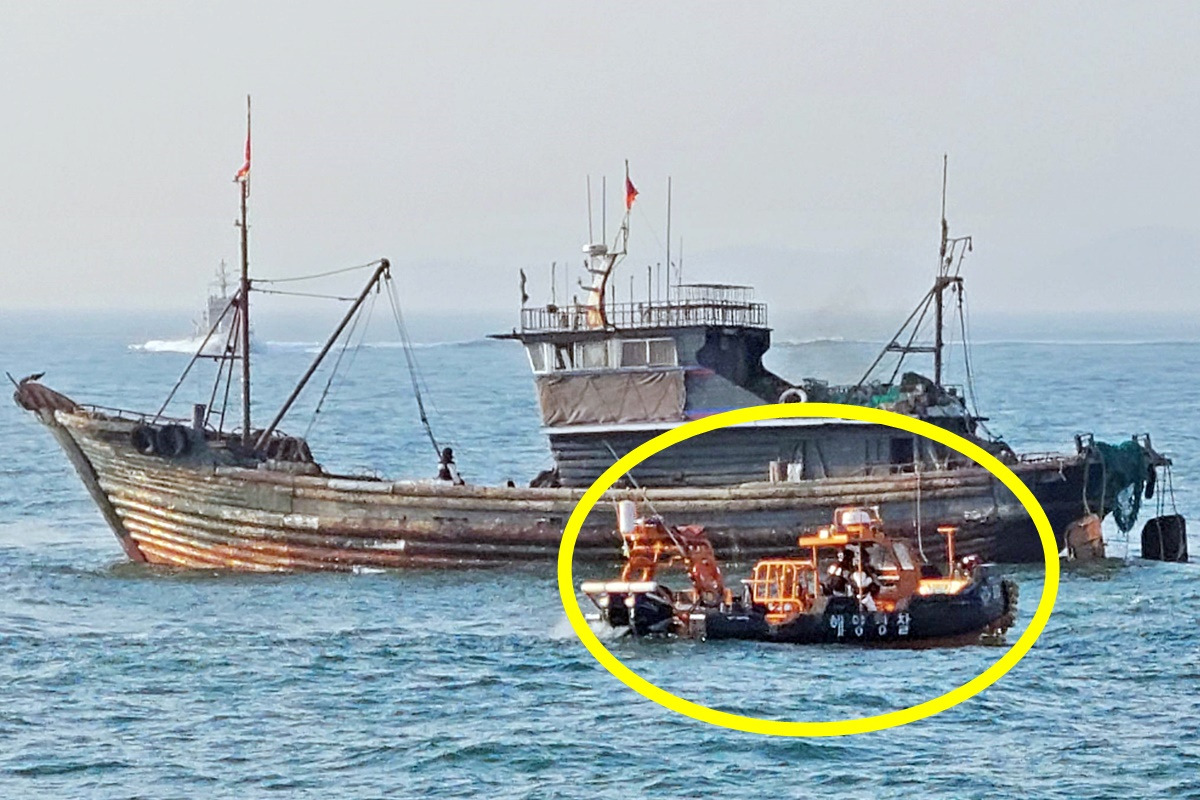 한국에 들어온 일본 측량선.jpg