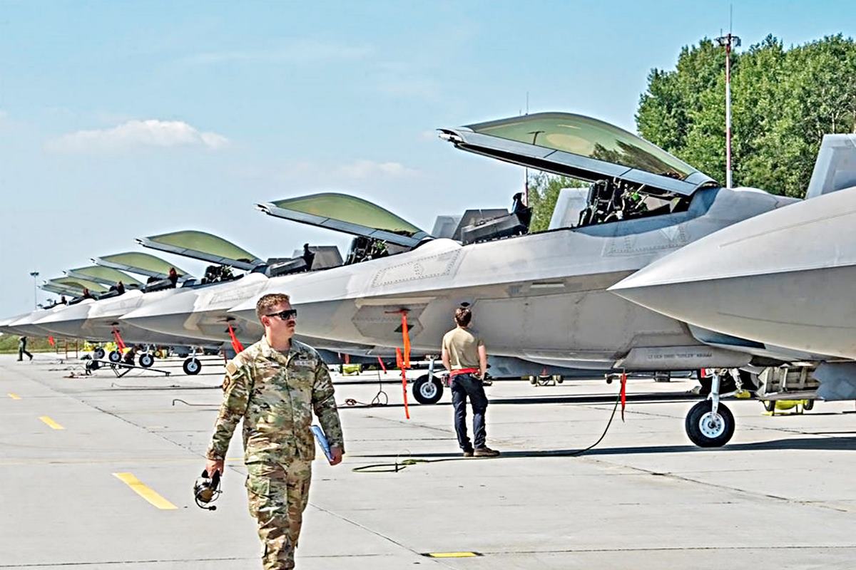폴란드에 배치된 F-22 전투기 사진 출처 = 'AviationSource News'.jpg