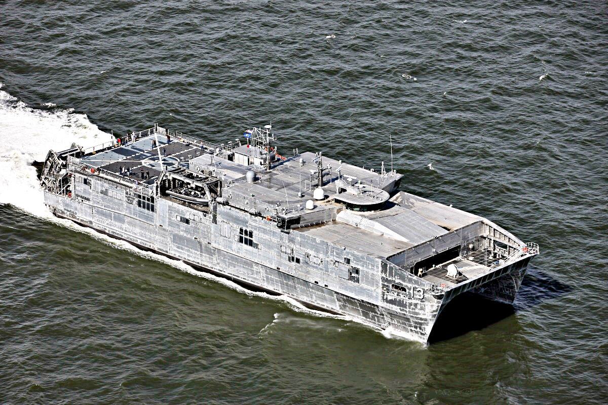 USNS 아팔라치코라 오스트랄 USA.jpg
