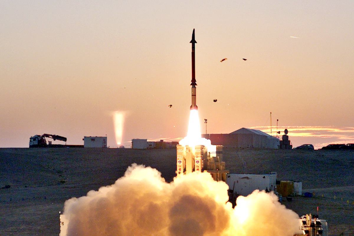 이스라엘 다비드 슬링 중장거리 지대공 미사일 위키피디아.jpg