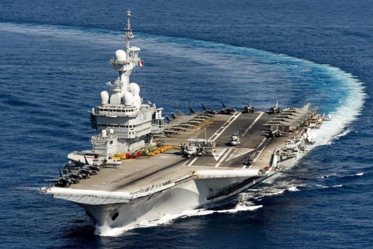 한국이 참조할 프랑스 샤를드골 항공모함.jpg
