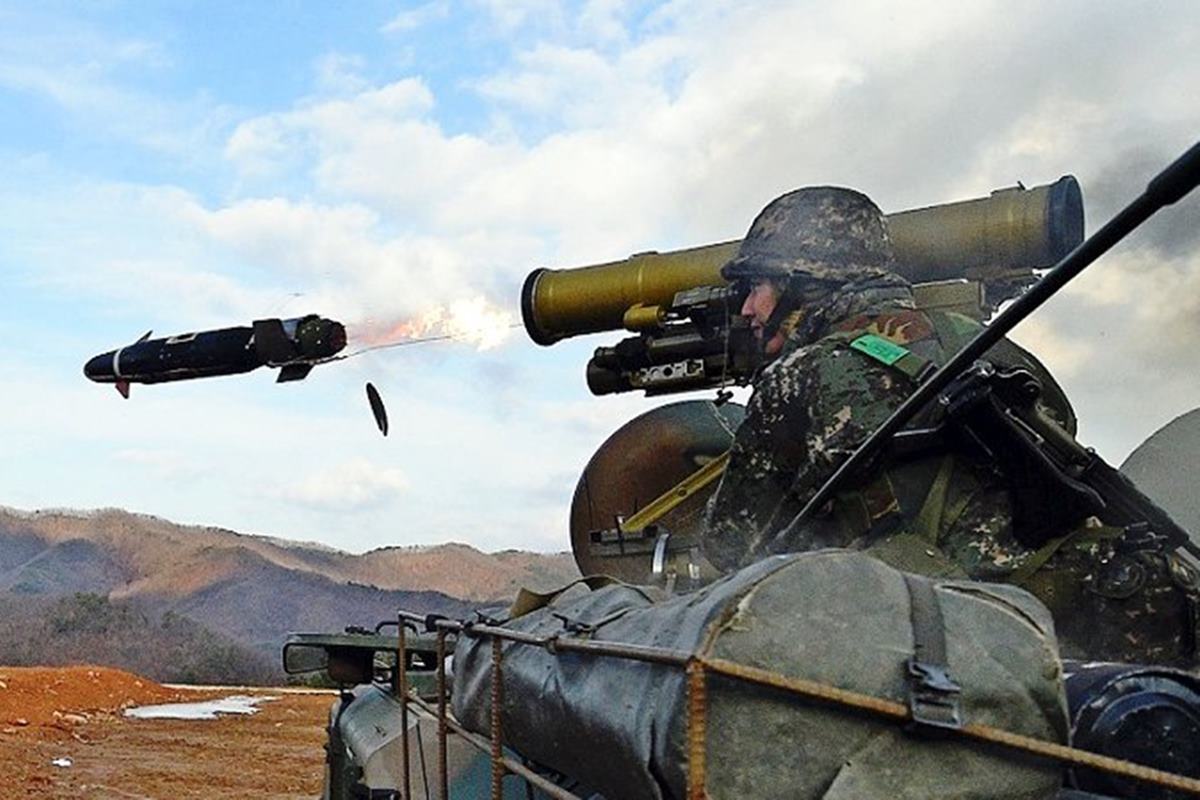 한국에서 운용하는 러시아제 메티스 M 대전차 유도미사일.jpg