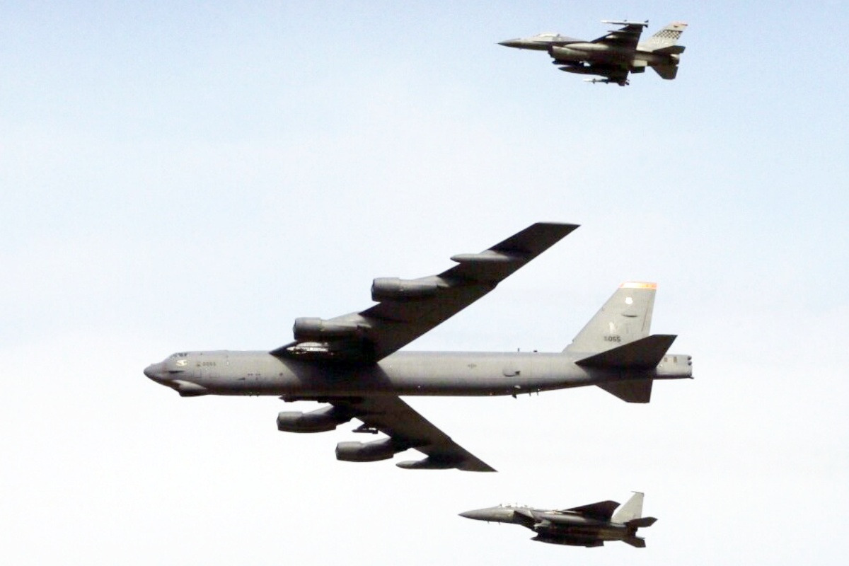 한국에서 훈련을 진행하는 미공군 비행 편대 VOA.jpg