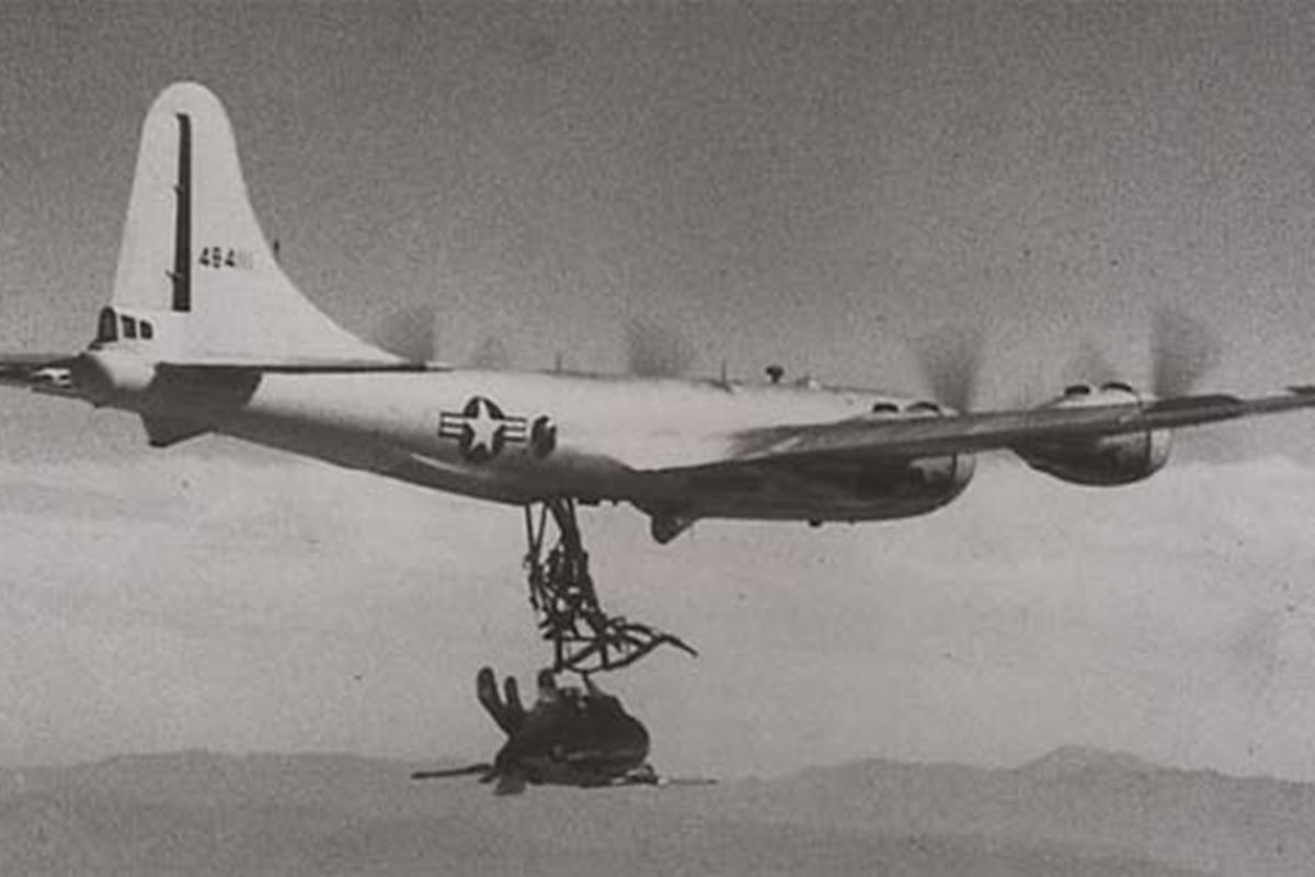 기생전투기 형식으로 만든 공중항모.jpg