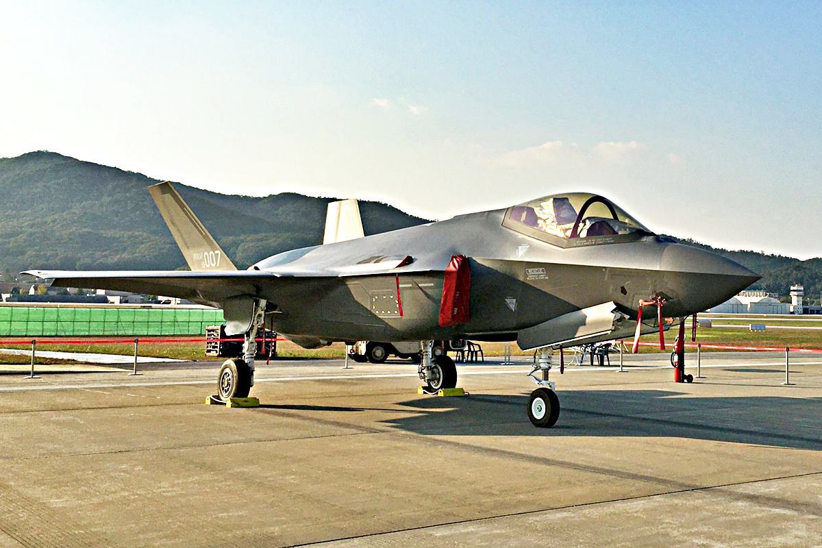 대한민국 공군의 F-35 Daily Sabah.jpg