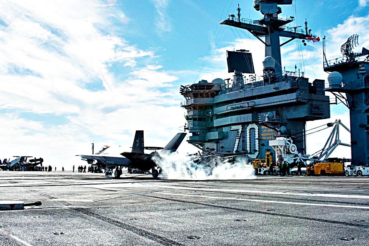 JPALS 시스템을 시험하는 F-18C 전투기 Naval Technolohgy.jpg