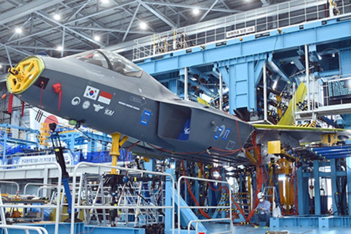 하중 시험을 실시 중인 KF-21.jpg