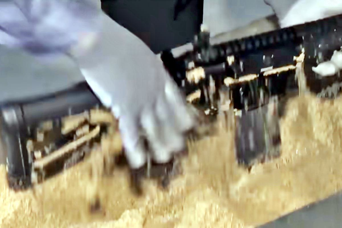 모래에 담궜다 쏴도 아무 이상이 없다 YTN.jpg