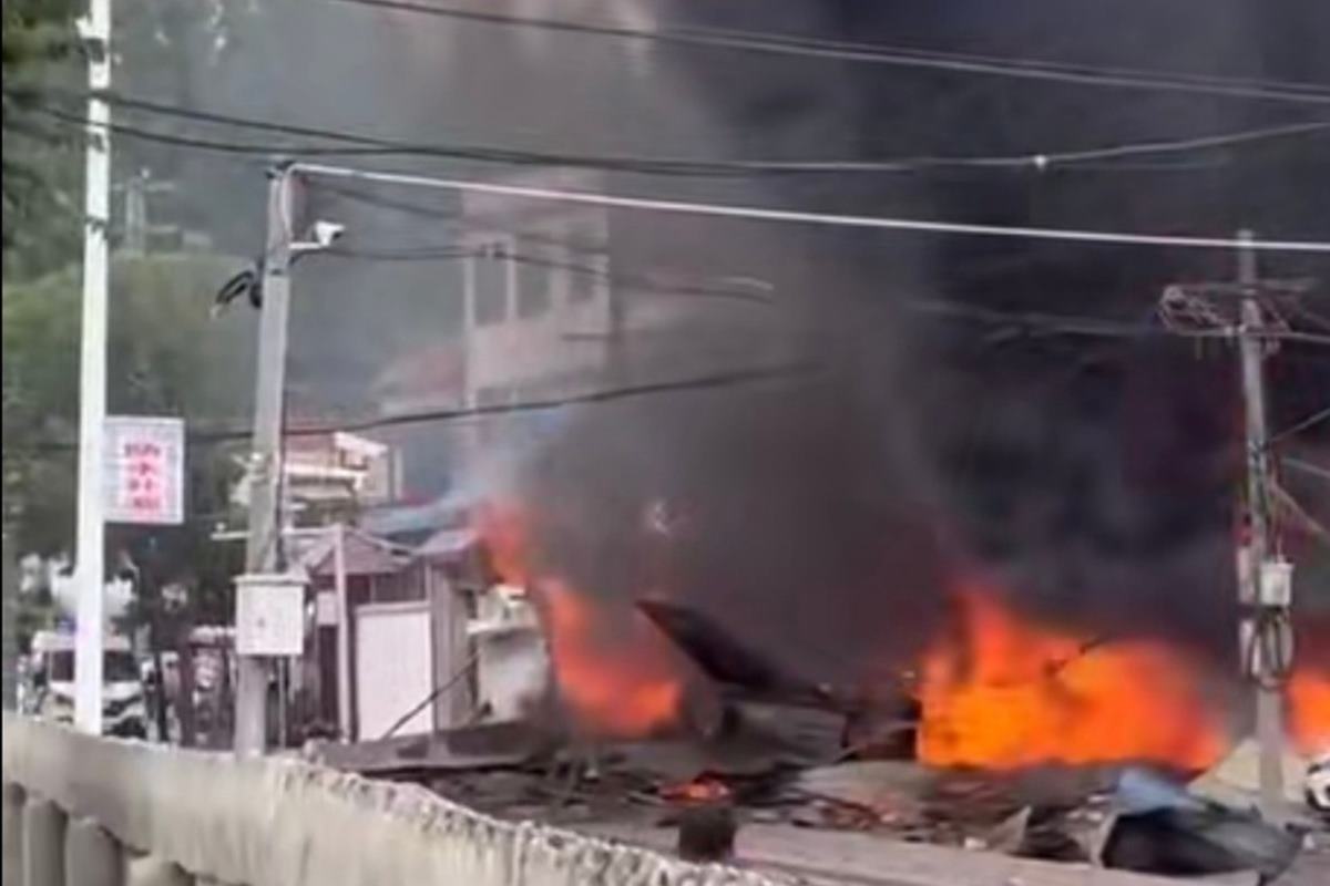 중국 전투기 추락.jpg