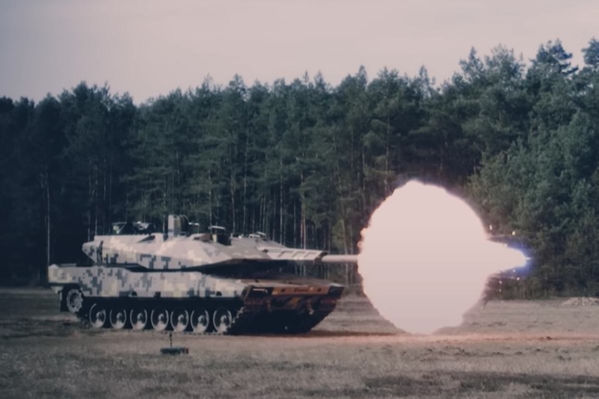 터포를 쏘는 KF51 판터 라인메탈.jpg