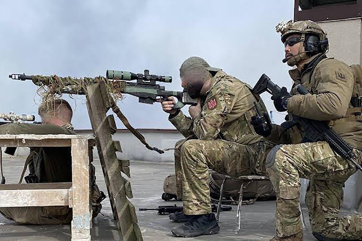 국제군단 팀장으로 참전한 이근.jpg