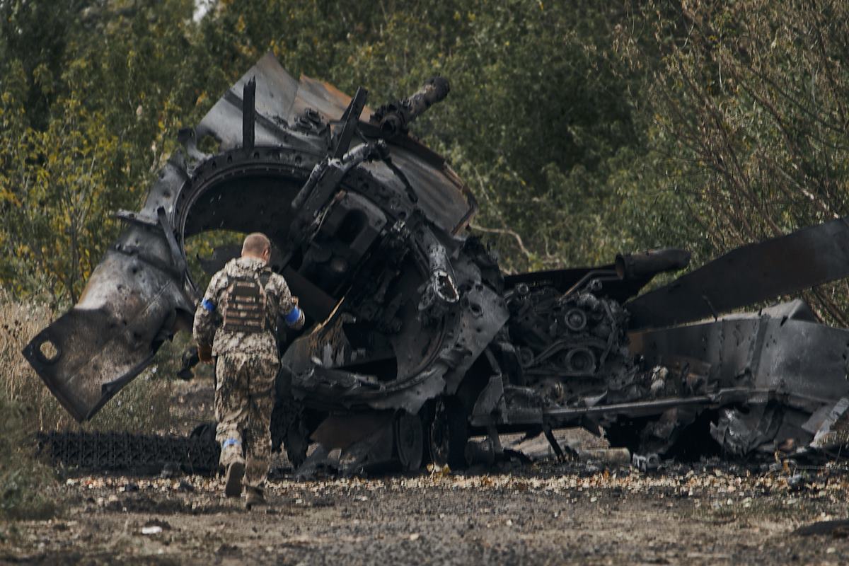 파괴된 러시아제 탱크.jpg