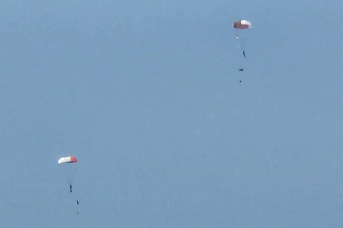 추락 중 탈출하는 F-4E 조종사들 연합뉴스TV.jpg