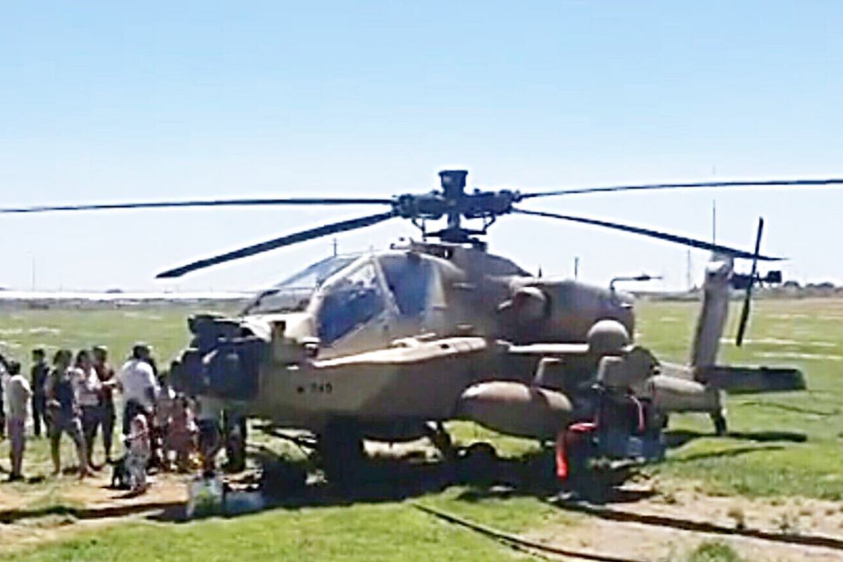 비상 착륙한 이스라엘의 아파치 세라프 사진 출처 = 'The Times of Israel'.jpg