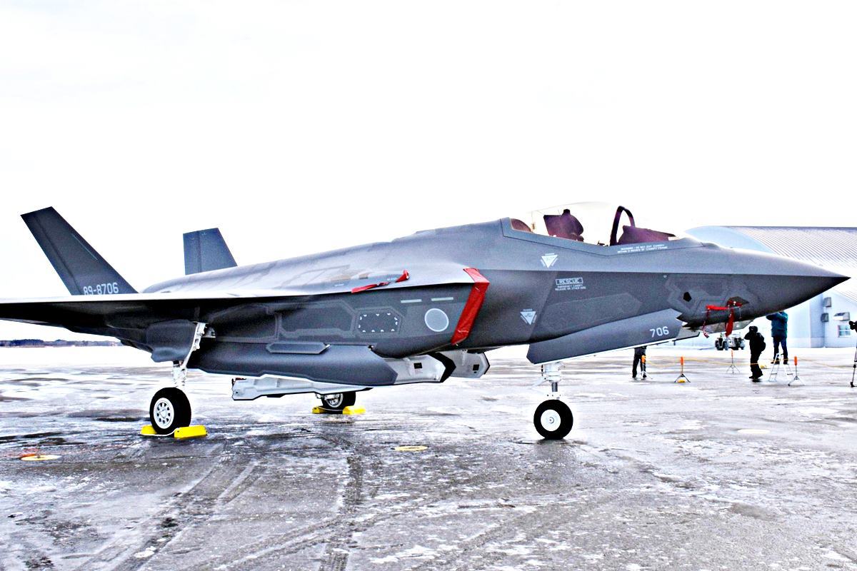 일본 자위대가 운용하는 F-35 The Times.jpg