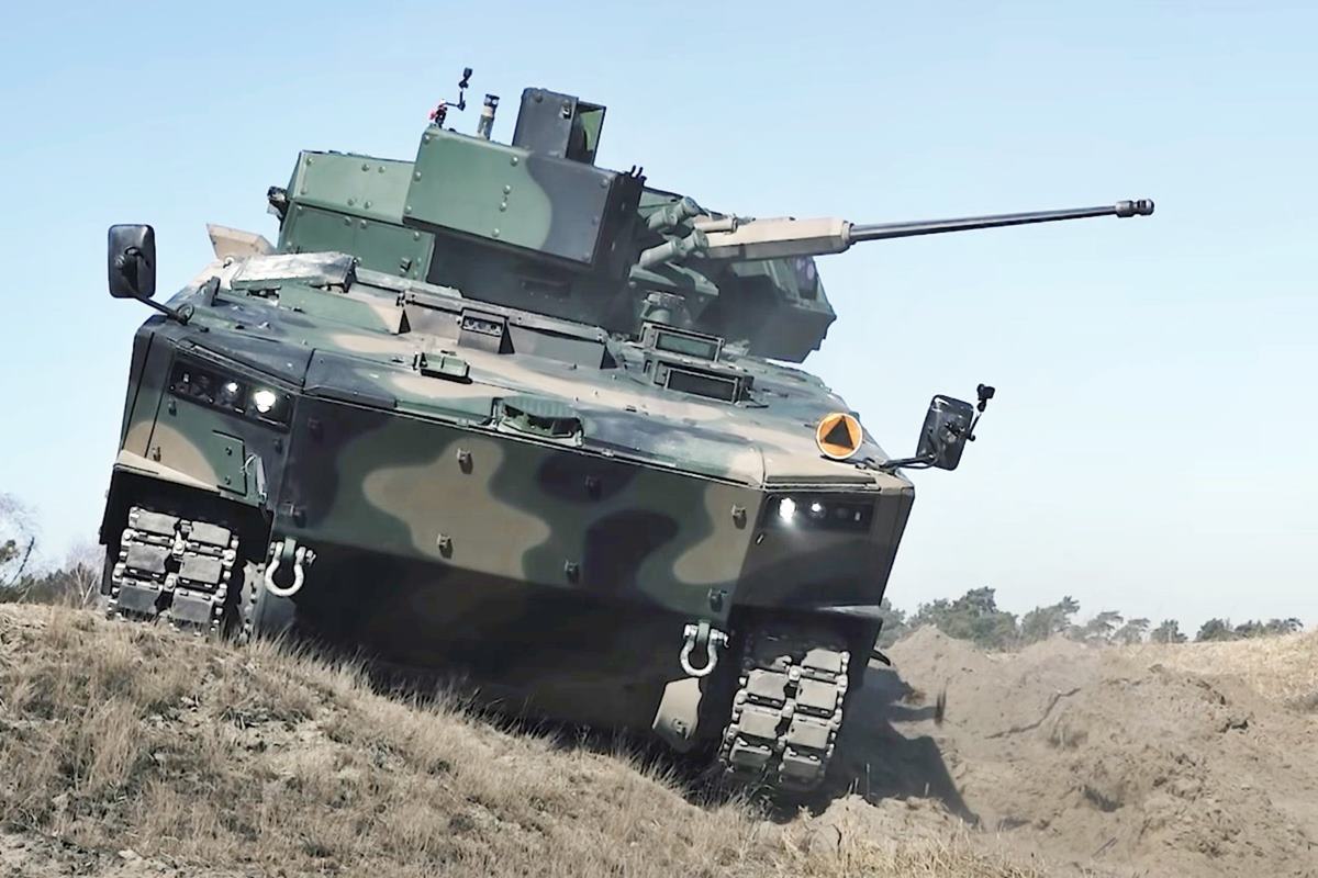 보르숙 장갑차 Defence24 2.jpg