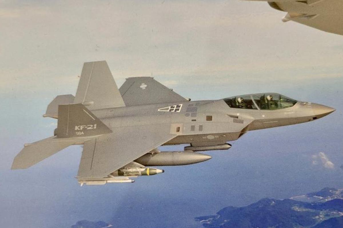 KF-21 복좌기 CG.jpg