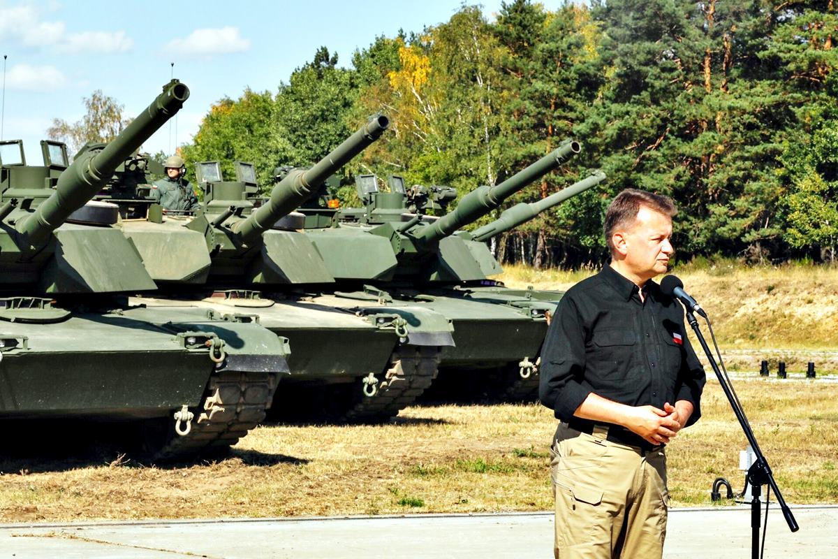 폴란드로 보내진 에이브럼스 탱크 미육군.jpg