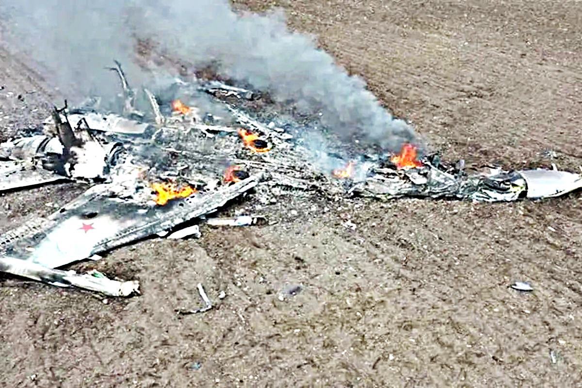 우크라이나에 추락한 러시아 전투기 Business Insider.jpg