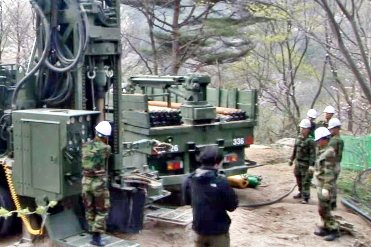 시추 중인 이들 EBS 다큐멘터리.jpg