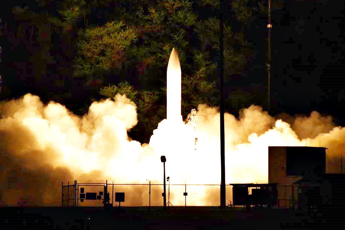 실험 중인 미군의 극초음속 미사일 미해군.jpg