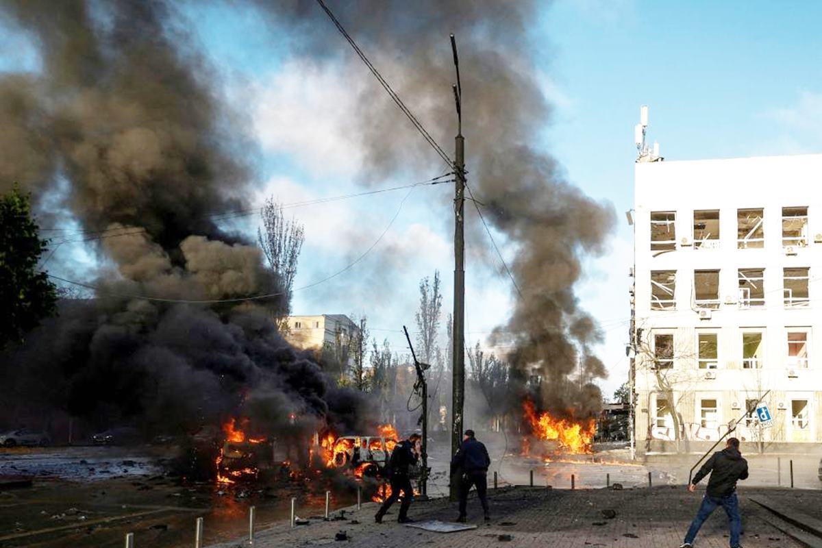 러시아의 미사일 공격을 받은 우크라이나 사진 출처 = 'German Councile on Forign Policy'.jpg