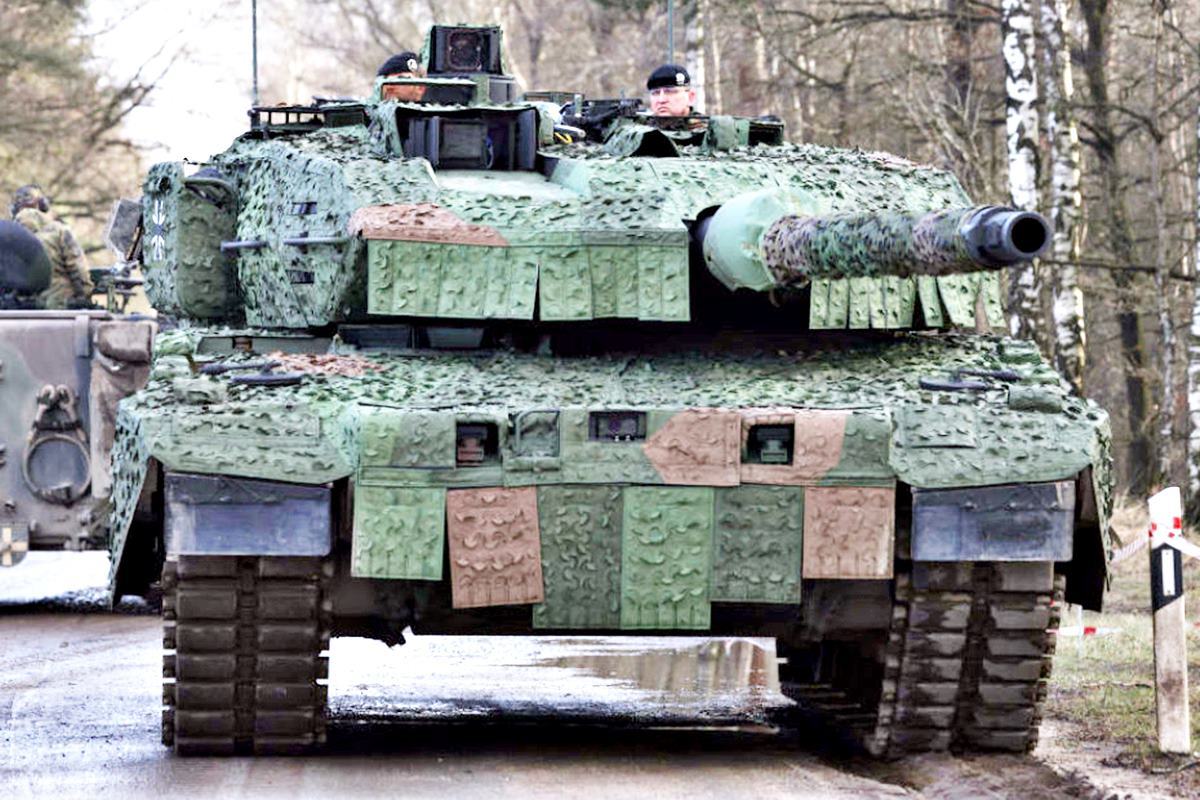 폴란드 군이 운용 중인 레오파트2 The Kyjv Independent.jpg