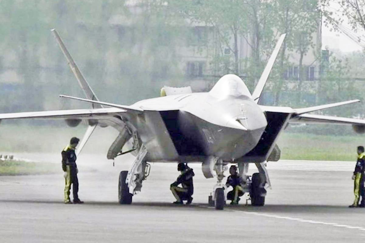 J-20 전투기 The Economic Times.jpg