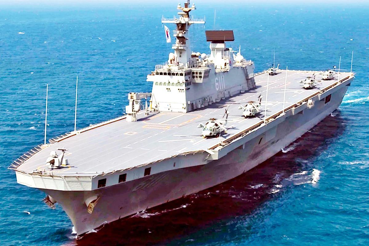 독도급 상륙함 The Drive.jpg