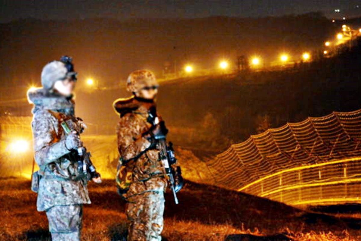 휴전선에서 근무 중인 장병들 인사이트.jpg