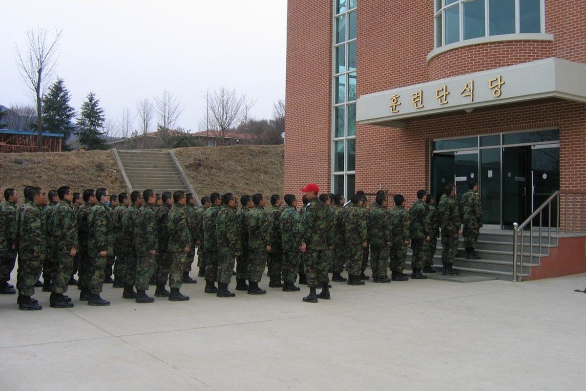 기본훈련단 식당.jpg