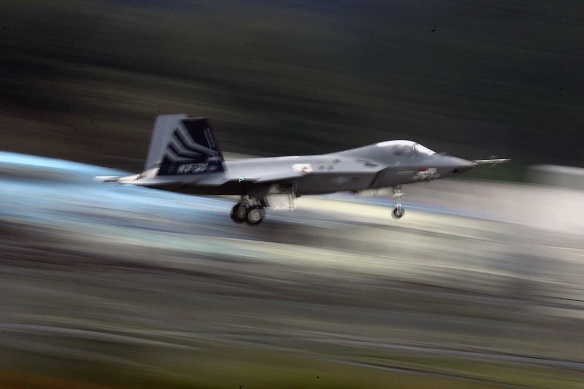 착륙하는 KF21 연합뉴스TV.jpg