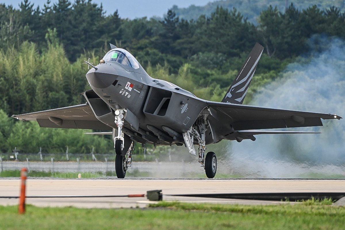 중앙일보 KF-21.jpg