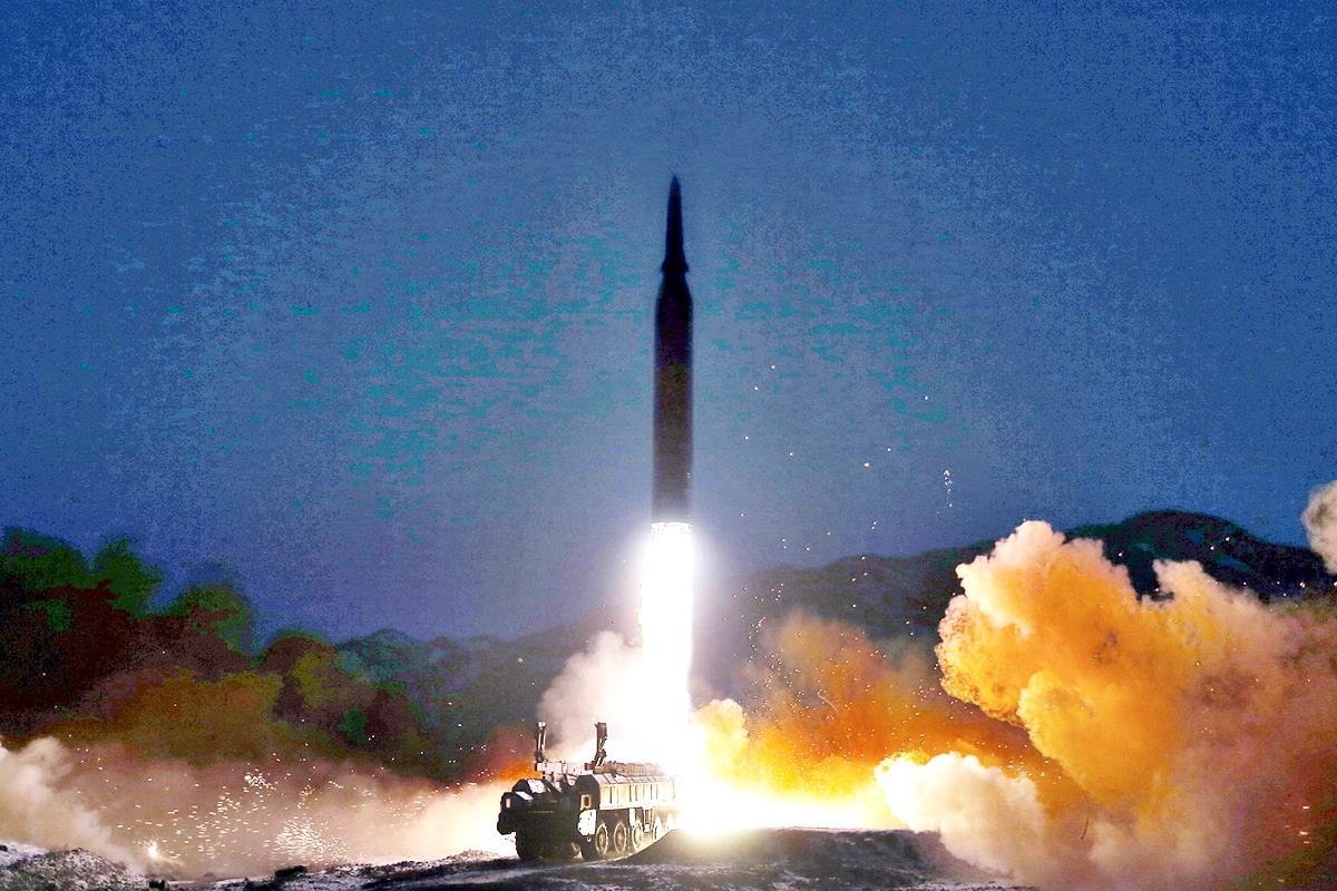 북한의 탄도미사일 발사 중앙일보.jpg