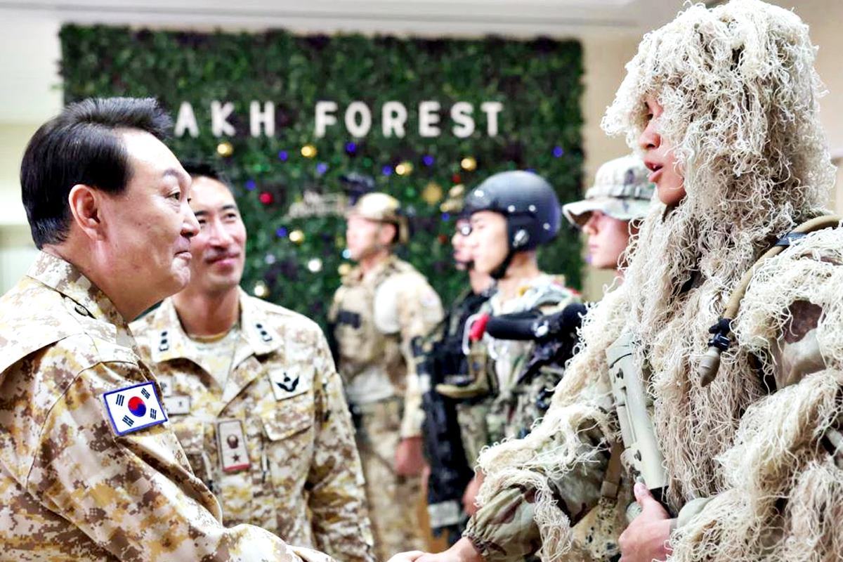 아크부대를 방문한 윤석열 대통령 위키트리.jpg